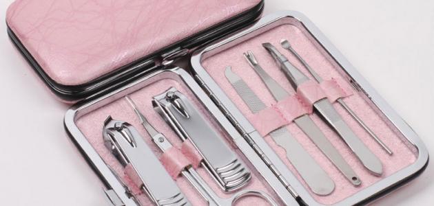 ما هي أدوات تنظيف الأظافر