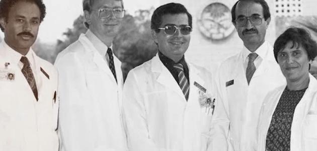 من أول طبيب في العالم من أول طبيب في العالم