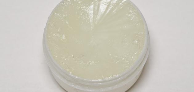 من أين تستخرج مادة الفازلين من أين تستخرج مادة الفازلين