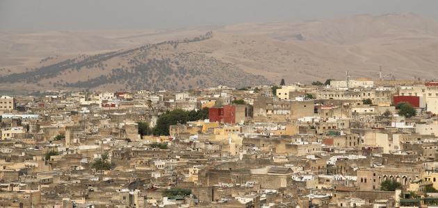 من بنى مدينة فاس