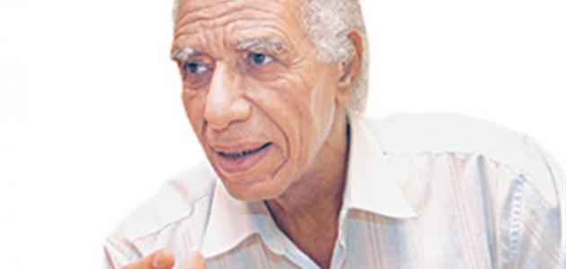 من هو شاعر القطرين من هو شاعر القطرين