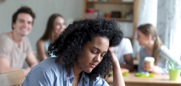 آثار السخرية من الآخرين آثار السخرية من الآخرين