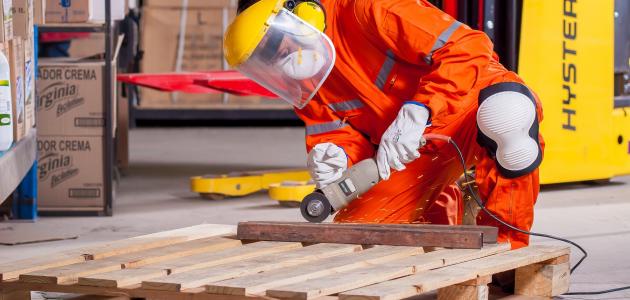 أدوات السلامة المهنية