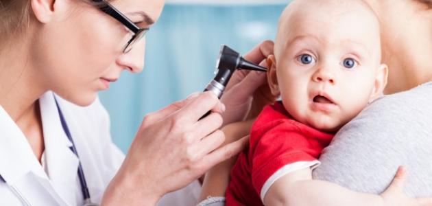 أسباب التهابات الأذن الخارجية - فيديو