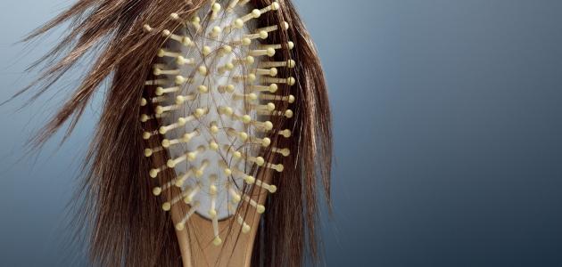 أسباب تساقط الشعر عند البنات أسباب تساقط الشعر عند البنات