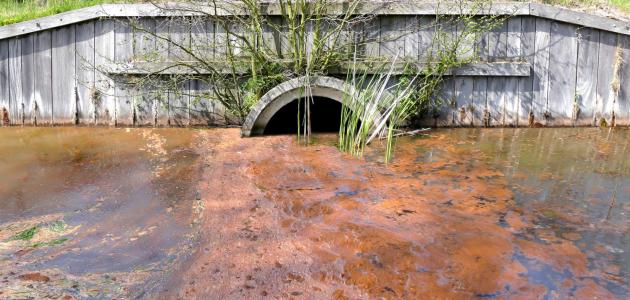 أسباب تلوث المياه السطحية