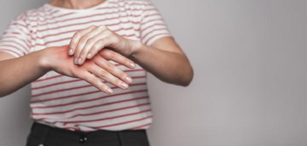 أسباب وخز اليدين