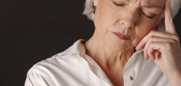 أعراض سن اليأس عند المرأة أعراض سن اليأس عند المرأة