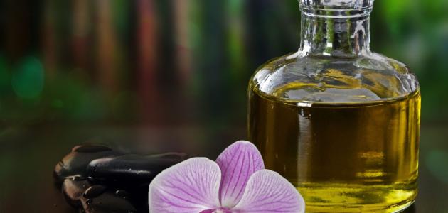 أفضل الزيوت لتكثيف الشعر أفضل الزيوت لتكثيف الشعر