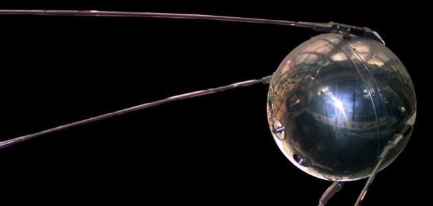 أول قمر صناعي أول قمر صناعي