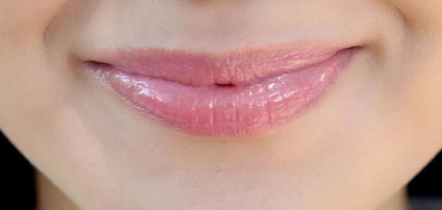 إزالة السواد من الشفاه إزالة السواد من الشفاه