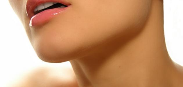 إزالة خطوط الرقبة