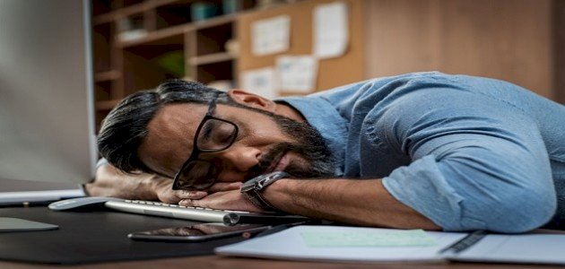 اسباب النوم الكثير