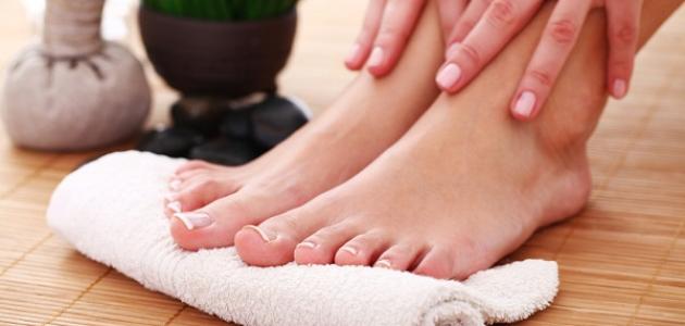 الاعتناء بالقدمين الاعتناء بالقدمين
