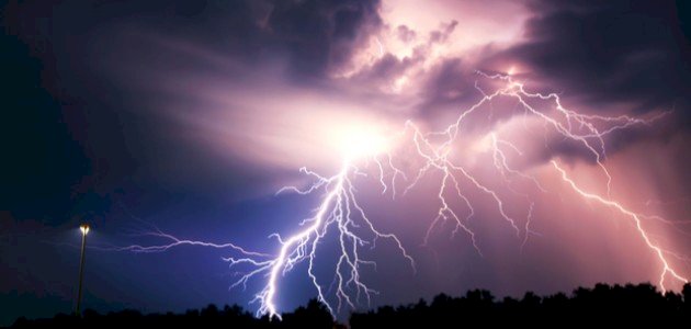 الفرق بين البرق والرعد الفرق بين البرق والرعد