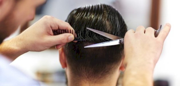 تفسير حلم قص الشعر بالمقص في المنام تفسير حلم قص الشعر بالمقص في المنام