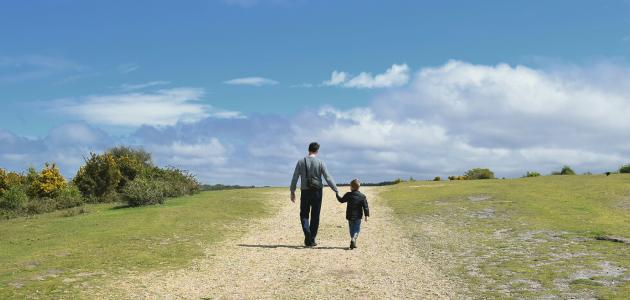 حق الولد على والده حق الولد على والده