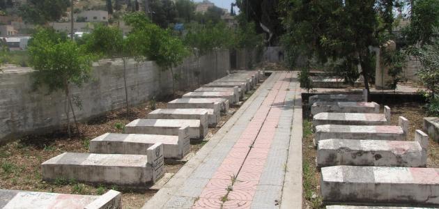 حكم زيارة القبور حكم زيارة القبور