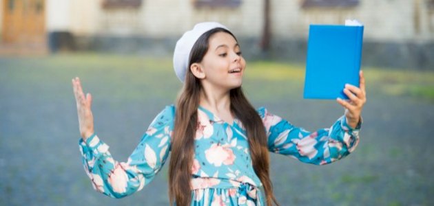 شرح طريقة إلقاء الشعر للأطفال