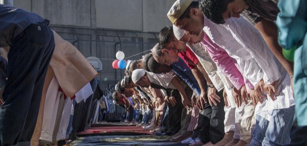 شرح كيفية صلاة العيد للأطفال شرح كيفية صلاة العيد للأطفال