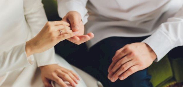 صفات الزوج الصالح مع زوجته