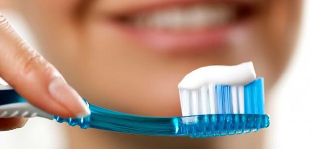 صناعة معجون الأسنان في المنزل