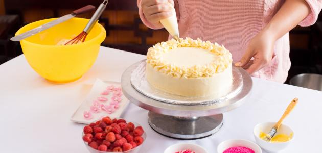 طرق تزيين الكيك بالبيت طرق تزيين الكيك بالبيت