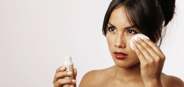 طريقة إزالة الماسكارا ضد الماء طريقة إزالة الماسكارا ضد الماء