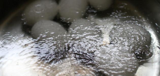 طريقة البيض المسلوق طريقة البيض المسلوق