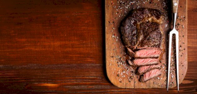 طريقة تتبيل اللحمة المشوية على الفحم