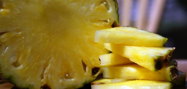 طريقة تقشير الاناناس طريقة تقشير الاناناس