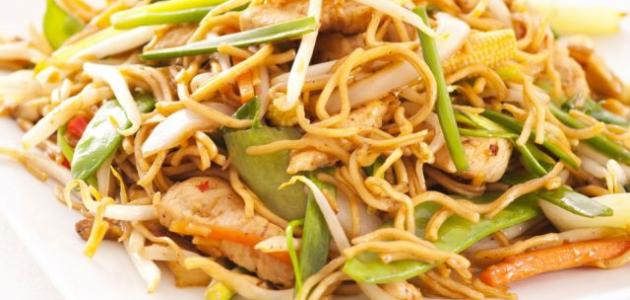 طريقة عمل النودلز بالدجاج