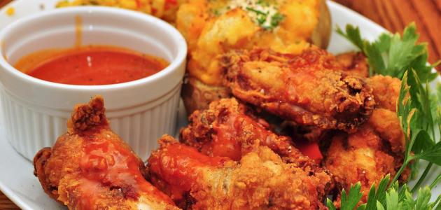 طريقة عمل جوانح الدجاج طريقة عمل جوانح الدجاج