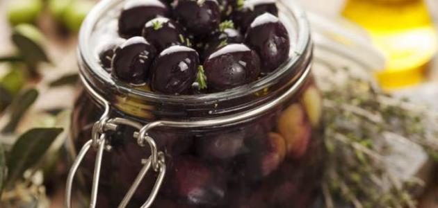 طريقة كبس الزيتون الأسود بالزيت طريقة كبس الزيتون الأسود بالزيت