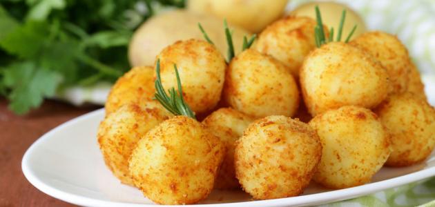 طريقة كرات البطاطا بالجبن طريقة كرات البطاطا بالجبن