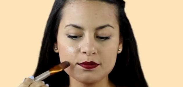 طريقة وضع زيت الحلبة على الوجه