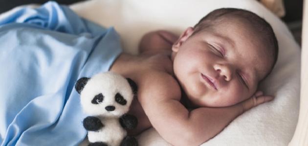 عدد ساعات نوم الطفل بعمر 4 شهور عدد ساعات نوم الطفل بعمر 4 شهور