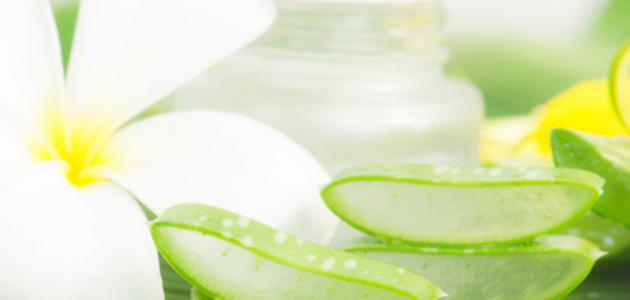 علاج هالات تحت العين بالأعشاب