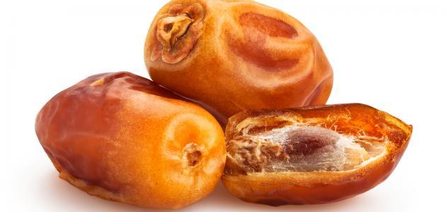 فوائد زيت نواة التمر للشعر