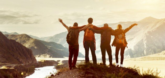 كلام قصير وجميل عن الأصدقاء