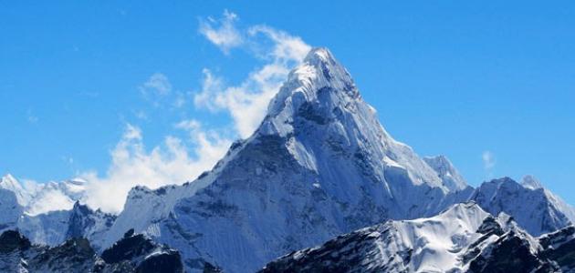 كم يبلغ ارتفاع قمة إفرست كم يبلغ ارتفاع قمة إفرست