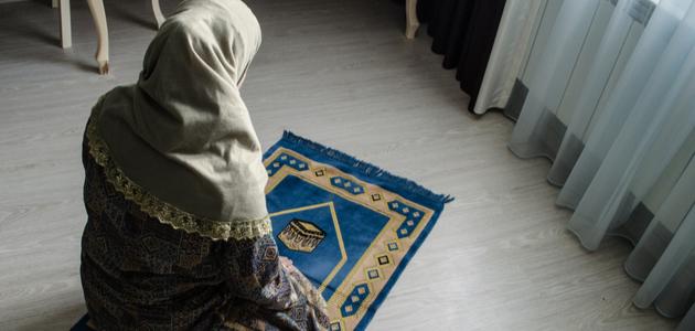 كيفية أداء صلاة العشاء للنساء كيفية أداء صلاة العشاء للنساء