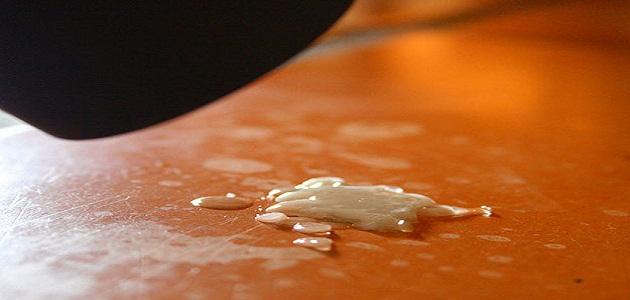 كيفية إزالة الشمع من الملابس