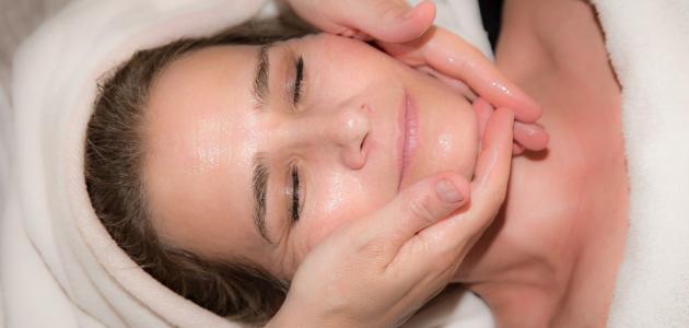 كيفية إغلاق المسامات في الوجه كيفية إغلاق المسامات في الوجه