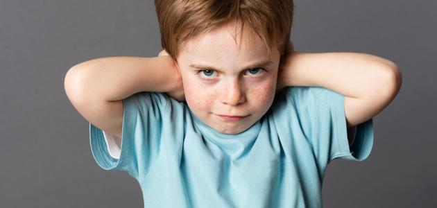 كيف أتعامل مع عناد طفلي بعمر السنتين