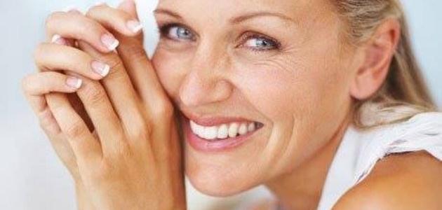كيف أحافظ على وجهي من التجاعيد