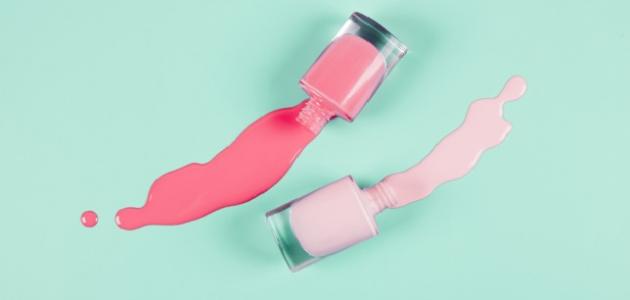 كيف أزيل بقع المناكير من الملابس كيف أزيل بقع المناكير من الملابس