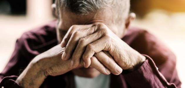 كيف أساعد شخصاً مهموماً كيف أساعد شخصاً مهموماً