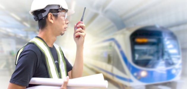 كيف يعمل القطار الكهربائي؟