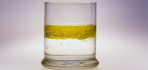 كيف يمكن للماء والزيت أن يختلطا كيف يمكن للماء والزيت أن يختلطا